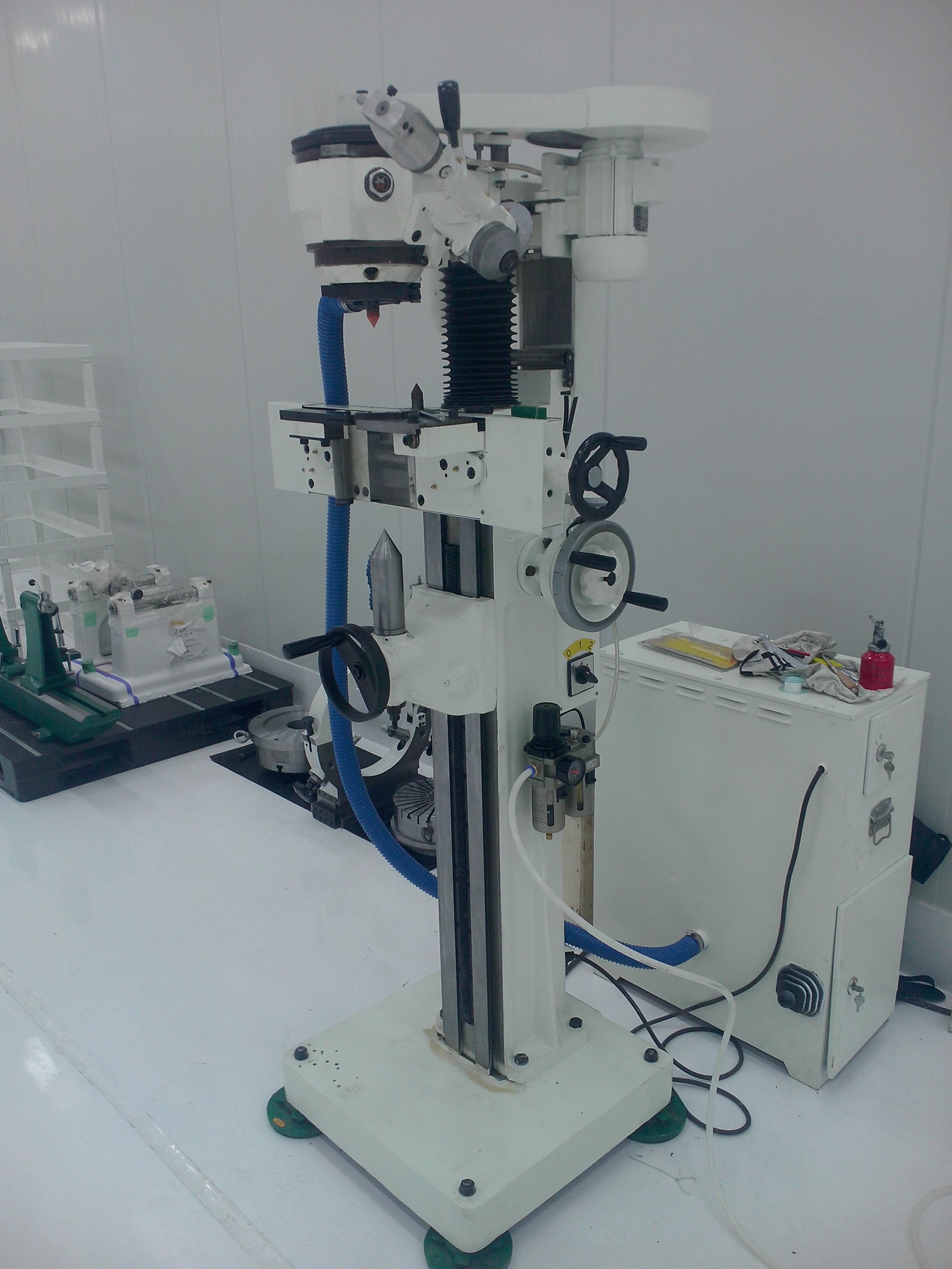 中心孔磨床_中心孔研磨机_顶尖孔磨床_顶尖孔研磨机_新乡机床厂